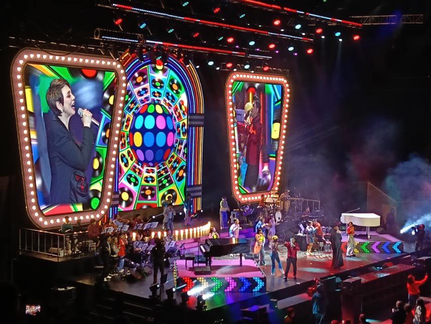 Ogie Alcasid and Odette Quesada performing at MOA Arena during OPM concert